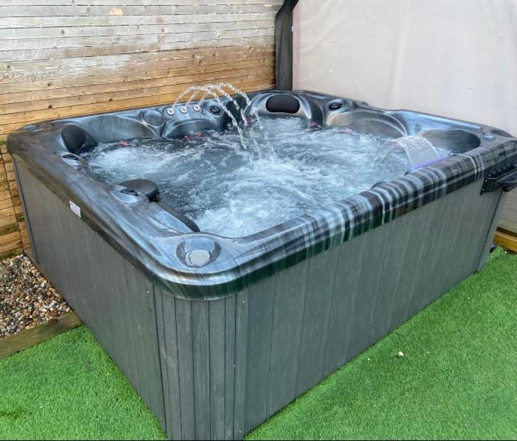 No40Barmouth-Modern,Spacious&Hot Tub Εξωτερικό φωτογραφία